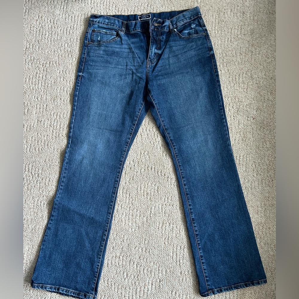 Men’s Vintage Club Room blue jeans. Size 38 x 32. Excellent condition.
